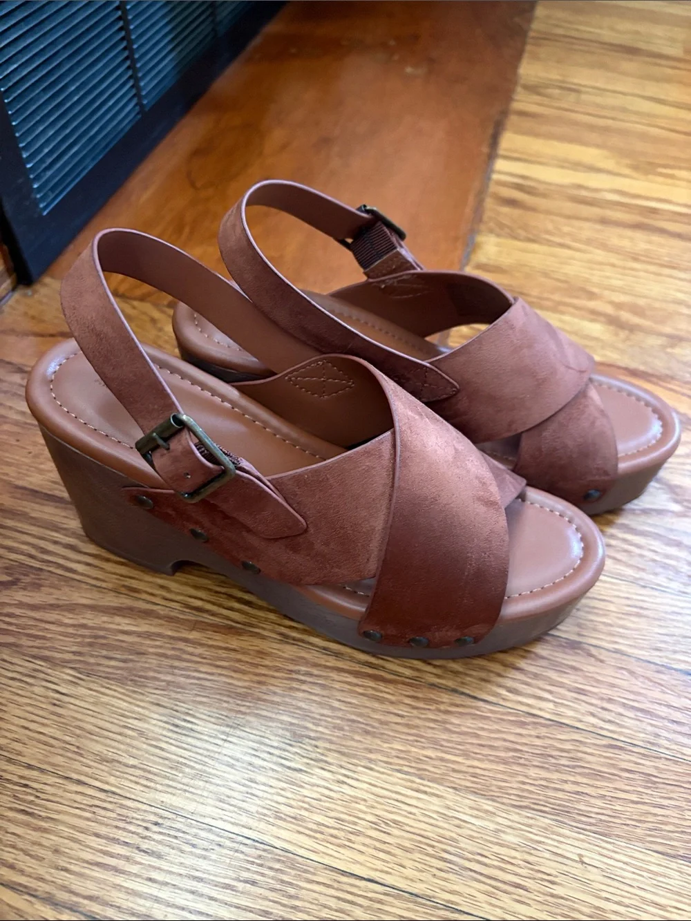 Women’s Brown Faux Suede Crisscross Slingback Sandals